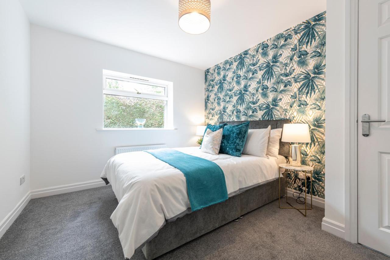 Large 2-bedroom Near Airedale Hospital, Keighley, Convenient Location With Parking * Steeton
