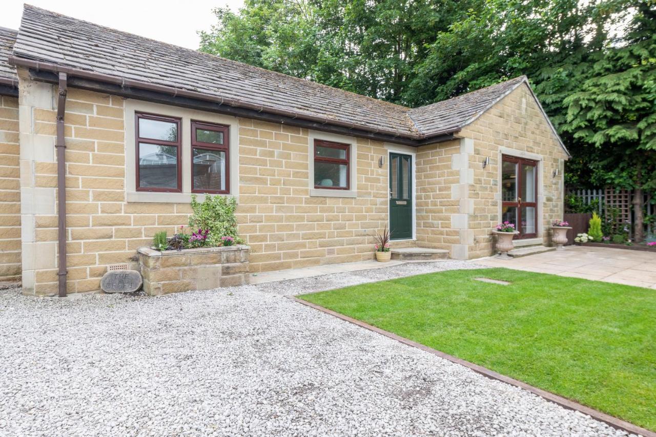 Holiday home Large 2-bedroom Near Airedale Hospital, Keighley, Convenient Location With Parking *